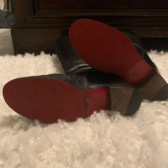 Louboutin black leather chain boots with hidden heel - Picture 2 of 3